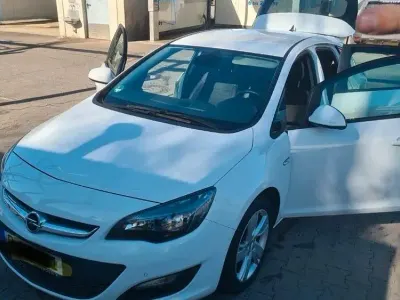 Gebraucht Opel Astra 140 PS (102 kW) 2015 Weiß Limousine