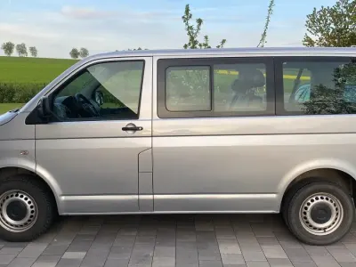 Używany VW Caravelle 84 KM (61 kW) 2009 Srebrny Van