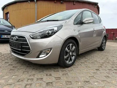 Gebraucht Hyundai ix20 126 PS (92 kW) 2018 Gold Kleinwagen