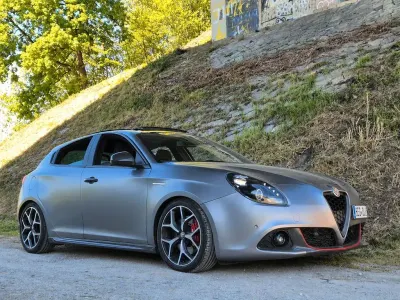 Gebraucht Alfa Romeo Giulietta 120 PS (88 kW) 2019 Grau Kleinwagen