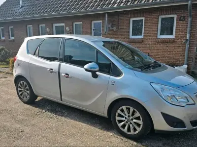 Gebraucht Opel Meriva 110 PS (80 kW) 2012 Silber Van / Kleinbus