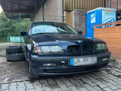 Gebraucht BMW 323 170 PS (125 kW) 1998 Blau Limousine