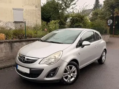 Gebraucht Opel Corsa 87 PS (63 kW) 2012 Silber Kleinwagen