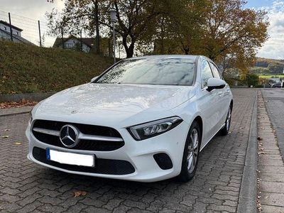 Gebraucht Mercedes A180 116 PS (85 kW) 2018 Weiß Limousine