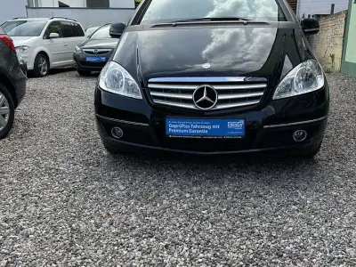 Gebraucht Mercedes A200 140 PS (102 kW) 2012 Kosmosschwarz  metalliclack Kleinwagen