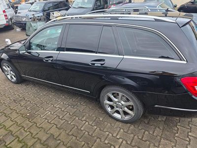 Gebraucht Mercedes C220 170 PS (125 kW) 2014 Schwarz Kombi