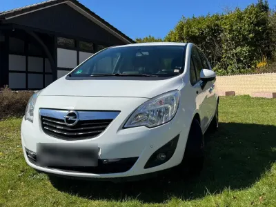 Second-hand Opel Meriva Color Edition 110 CP (80 kW) 2012 Alb Monovolum