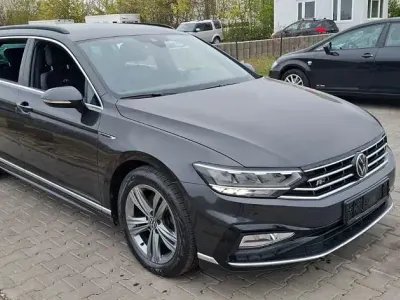 Occasion VW Passat R-line 150 ch (110 kW) 2022 Gris Break