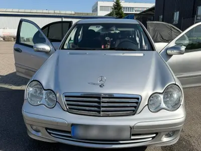 Gebraucht Mercedes 200 163 PS (119 kW) 2004 Schwarz Kleinwagen
