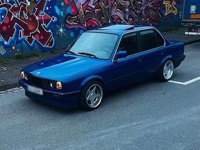 Gebraucht BMW 320 129 PS (94 kW) 1988 Blau Limousine