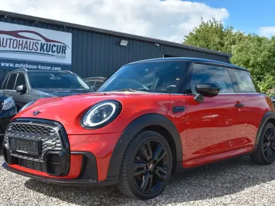 Gebraucht Mini John Cooper Works Chili 136 PS (100 kW) 2021 Chili (solar) red Kleinwagen