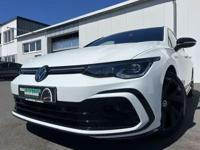 Gebraucht VW Golf VIII R-line 150 PS (110 kW) 2024 Pure white Limousine