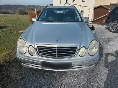 Używany Mercedes E280 177 KM (130 kW) 2005 Srebrny Kombi
