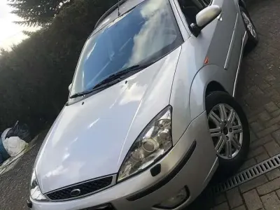 Gebraucht Ford Focus Ghia 116 PS (85 kW) 2004 Silber Kombi