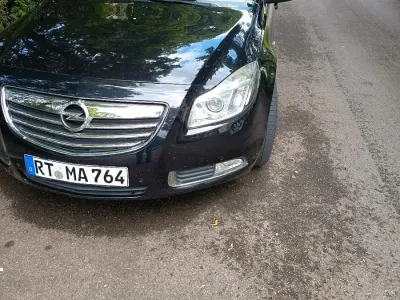 Używany Opel Insignia 140 KM (102 kW) 2009 Czarny Sedan/Limuzyna