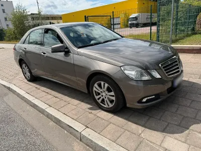 Gebraucht Mercedes E220 170 PS (125 kW) 2009 Grau Limousine