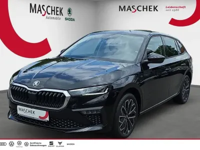 Neu Skoda Scala Tour 116 PS (85 kW) 2025 Black magic perleffekt Kleinwagen
