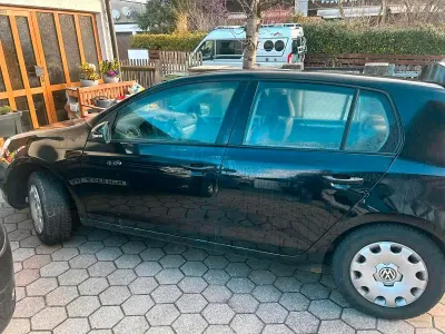 Usata VW Golf VI 102 CV (75 kW) 2009 Nero Utilitaria