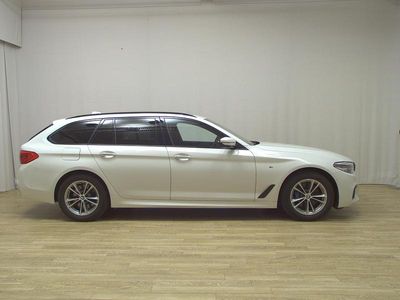 Gebraucht BMW 530 M Sport 252 PS (185 kW) 2018 Alpinweiss iii Kombi
