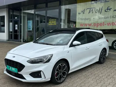 Gebraucht Ford Focus ST-Line 182 PS (133 kW) 2019 Weiß Kleinwagen