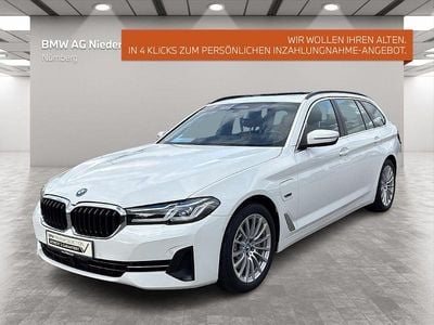 Weiß Gebraucht 2022 BMW 530e Sport Line Kombi | 29.591 € (Guter Preis)