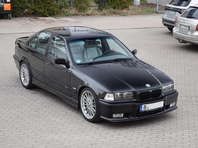 Używany BMW 320 M Sport 150 KM (110 kW) 1997 Czarny Sedan/Limuzyna