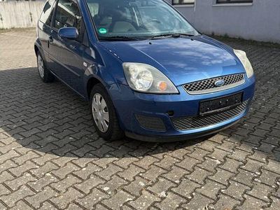 Gebraucht Ford Fiesta 60 PS (44 kW) 2008 Blau Kleinwagen