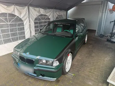 Gebraucht BMW 323 200 PS (147 kW) 1998 Grün Kombi