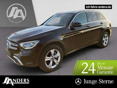 Używany Mercedes GLC300e 306 KM (225 kW) 2021 Czarny SUV