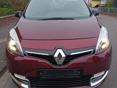 Gebraucht Renault Mégane III Bose Edition 110 PS (80 kW) 2015 Rot Limousine
