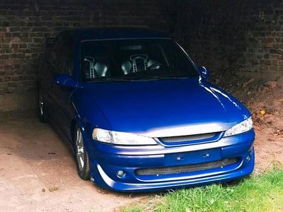 Usata Opel Vectra 170 CV (125 kW) 1997 Blu Berlina