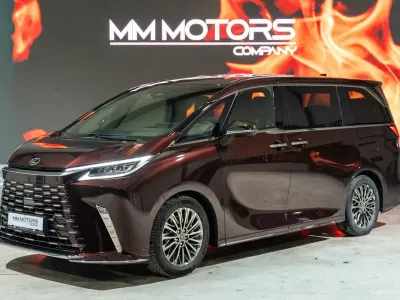 Gebraucht Lexus LM350h 250 PS (183 kW) 2025 Rot Van / Kleinbus