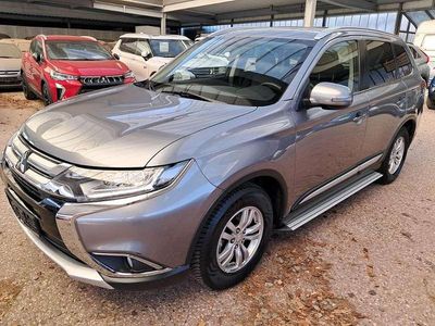 Gebraucht Mitsubishi Outlander Plus 150 PS (110 kW) 2018 Platinumgrau SUV
