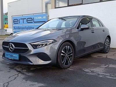 Gebraucht Mercedes A180 Progressive 150 PS (110 kW) 2023 Grau (mountaingrau) Limousine