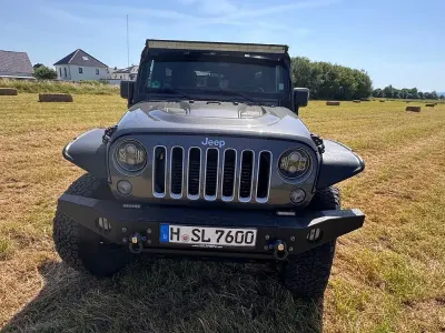 Gebraucht Jeep Wrangler Sahara 200 PS (147 kW) 2017 Grau SUV