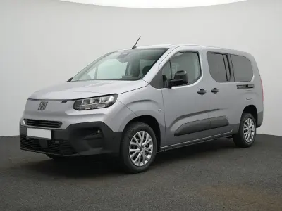 Neu Fiat Doblò 131 PS (96 kW) 2026 Maestro grau Van / Kleinbus