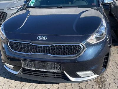 Gebraucht Kia Niro Spirit 141 PS (103 kW) 2017 Blau SUV
