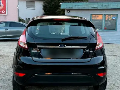 Usata Ford Fiesta 125 CV (91 kW) 2013 Nero Utilitaria