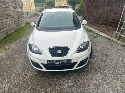 Gebraucht Seat Altea XL Stylance 140 PS (102 kW) 2014 "candy" weiss Van / Kleinbus