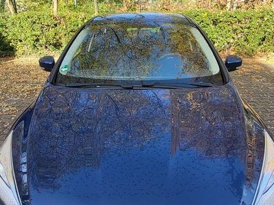 Blau Gebraucht 2015 Ford Focus Ambiente Limousine | 6.300 € (Guter Preis)