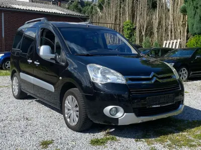 Gebraucht Citroën Berlingo SELECTION 98 PS (72 kW) 2011 Onyx schwarz Van / Kleinbus
