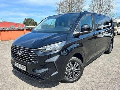 Gebraucht Ford Tourneo Titanium 136 PS (100 kW) 2025 Obsidianschwarz metallic Van / Kleinbus