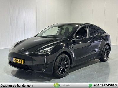 Schwarz Gebraucht 2024 Tesla Model Y RWD SUV | 34.485 €