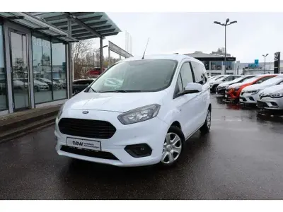 Używany Ford Tourneo Courier Trend 101 KM (74 kW) 2020 Biały Minivan
