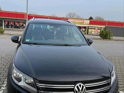 Schwarz Gebraucht 2013 VW Tiguan SUV | 12.500 € (Etwas zu teuer)
