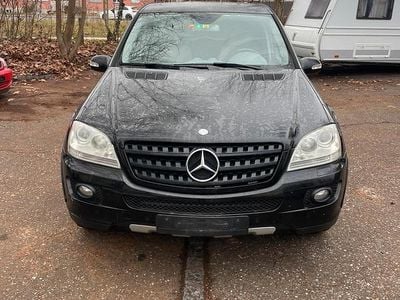 Schwarz Gebraucht 2005 Mercedes ML350 SUV | 2.999 € (Superpreis)