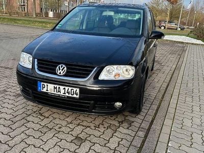 Schwarz Gebraucht 2005 VW Touran Van / Kleinbus | 1.999 € (Guter Preis)