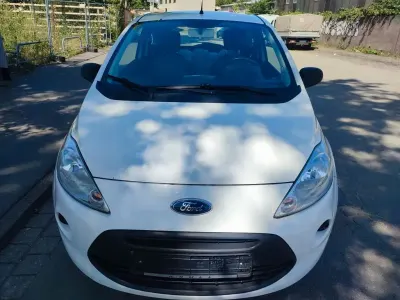 Gebraucht Ford Ka Ambiente 69 PS (50 kW) 2011 Weiß Kleinwagen