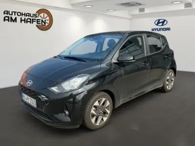 Gebraucht Hyundai i10 Select 63 PS (46 kW) 2024 Schwarz Kleinwagen