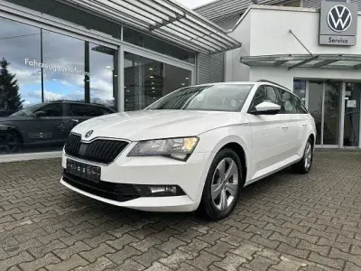 Gebraucht Skoda Superb Ambition 120 PS (88 kW) 2019 Weiß Kombi